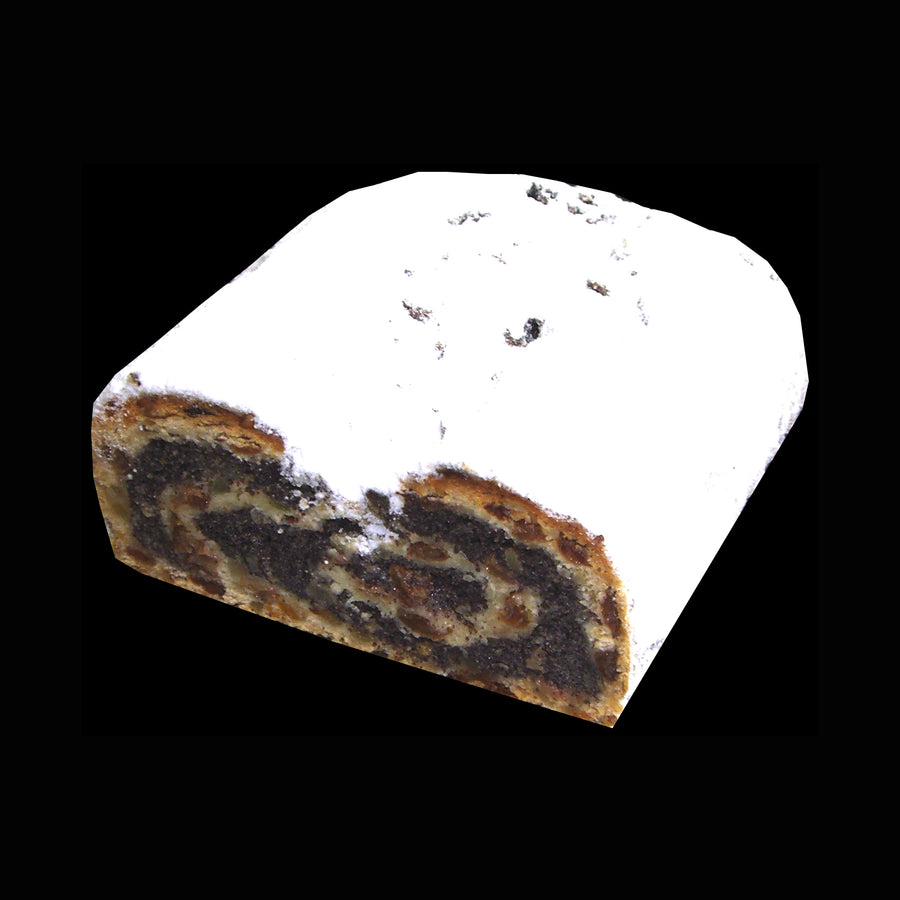 Anschnitt des Mohnstollen